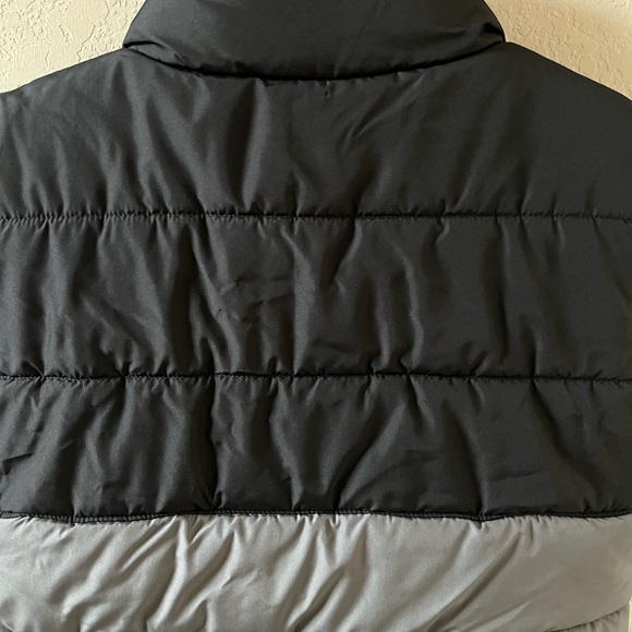 Puma Boys Puffer Vest | Size S 7/8 | Black & Gray | Full Zip | Like New - Picture 6 of 9